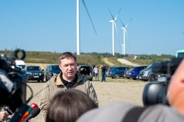 Фото 5 — На Львівщині вже пів року працює найбільша на заході України вітрова електростанція (ФОТО)