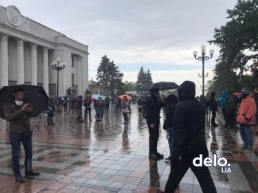 Фото 29 — Авакова в отставку: в центре Киева требуют увольнения главы МВД (ФОТО, ВИДЕО, ОБНОВЛЯЕТСЯ)