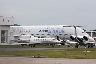 Фото 8 — В Ле Бурже открылся 49 аэрокосмический салон Paris Air Show 2011