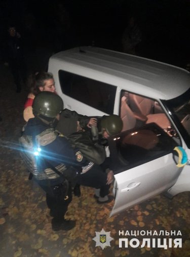 Фото 6 — При обстреле Запорожья среди многоэтажек упали неразорвавшиеся кассетные снаряды: жителей эвакуируют