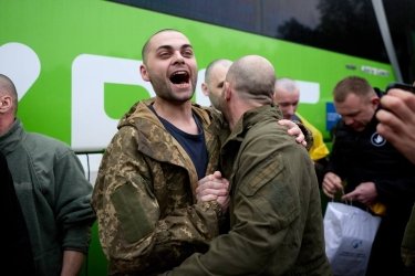 Фото 9 — Україна та Росія почали обмін полоненими "1000 на 1000": додому повернулися 205 військових