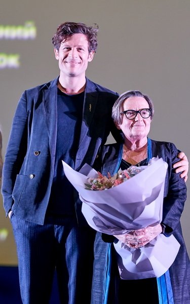 Фото 3 — Даже герои-одиночки могут изменить мир — режиссер Агнешка Холланд о "Цене правды"