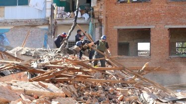 Фото 3 — Число погибших в результате авиаудара по школе в Орехове выросло до семи (ФОТО, ВИДЕО)