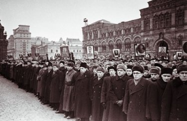Фото 6 — Самые масштабные похороны последнего столетия