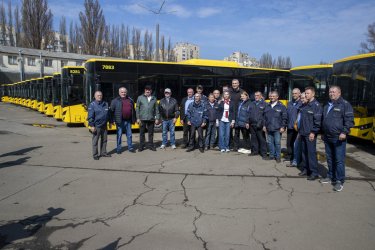 Фото 2 — У Києві курсуватимуть 20 нових сучасних автобусів з Туреччини: на яких маршрутах (ФОТО)
