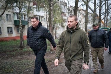 Фото 18 — В Славянске в результате ракетного обстрела частично разрушена пятиэтажка: погибло восемь человек (ФОТО, ВИДЕО)