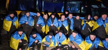 Фото 6 — Украина вернула домой еще 100 пленных. Большинство – защитники Мариуполя (ФОТО)