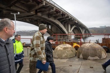 протиаварійні роботи на мосту Метро