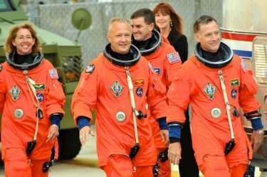 Фото 9 — США уходят из "большого космоса" - «Атлантис» начал последний в 30-летней истории шаттлов полет
