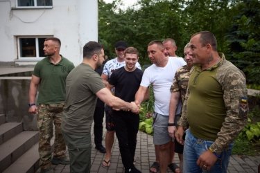 Фото 6 — Зеленский осмотрел разрушения Спасо-Преображенского собора в Одессе (ФОТО)