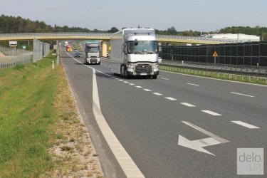 Фото 2 — Скатертью дорога: Сколько дадут денег на ремонт дорог в 2018 году