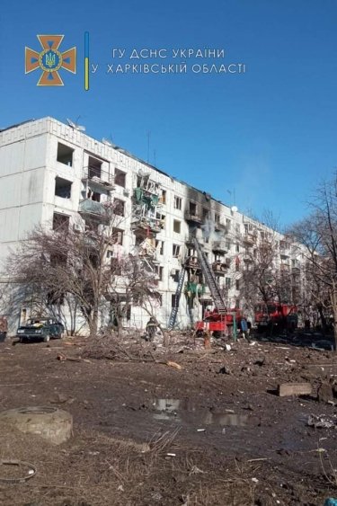 Фото 2 — Украинская армия вернула контроль над Мариуполем и Счастьем: какие еще города подверглись российским атакам