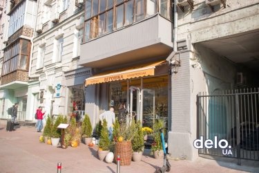 Фото 10 — "Вам тут чи із собою?". Як перевіряють COVID-сертифікати в ресторанах та ТРЦ "червоної" зони