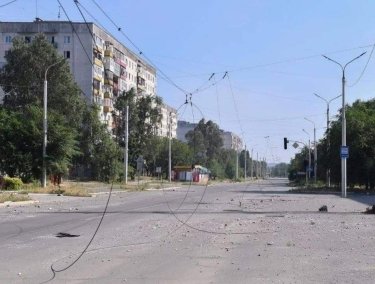 Фото 2 — Россияне пытаются уничтожить все промышленные объекты в Северодонецке и Лисичанске, - глава Луганской ОВА