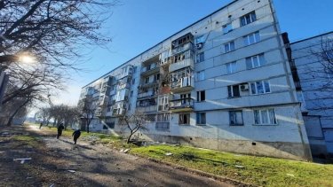 Фото 3 — Оккупанты обстреляли жилой квартал Курахова: один человек погиб