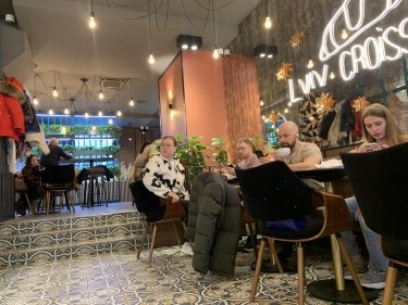 Фото 13 — "Нас интересует весь мир": европейский опыт сети Lviv Croissants, дважды открывавшейся в Польше