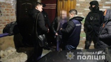 Фото 5 — Житель Харьковской области содержал семерых рабов, привлекая к вырубке леса (ФОТО, ВИДЕО)