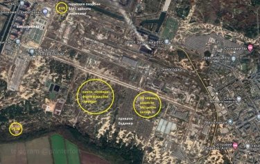 Фото 2 — Росіяни в Енергодарі зміцнюють свої позиції, риючи окопи біля Запорізької АЕС