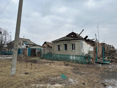 Фото 3 — В результате массированных обстрелов и авиаудара по Волчанску разрушены 13 домов