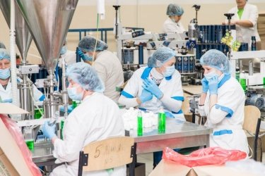 Фото 12 — Где и как сеть EVA производит собственную косметику