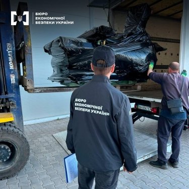 Фото 6 — Суд вернул подсанкционному контрабандисту сигаретную линию, изъятую БЭБ: реакция АРМА