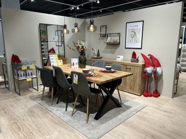 Фото 3 — JYSK открыл восстановленный магазин в уничтоженном в начале войны ТЦ в Гостомеле (ФОТО)