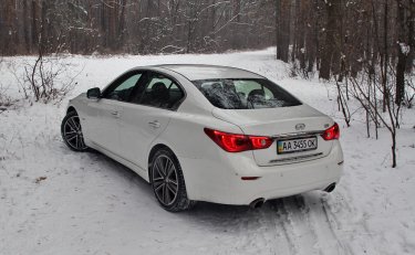 Фото 9 — Тест-драйв Infiniti Q50: С претензией на премиум