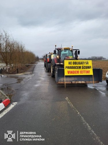 Фото 4 — Румунські фермери заблокували ще один пункт пропуску: тепер - на кордоні з Закарпаттям