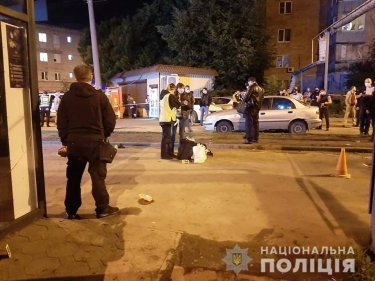 Фото 3 — Пять человек получили ранения при взрыве гранаты в Харькове (ФОТО)