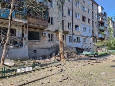 Фото 3 — Российские войска обстреляли жилой район Николаева, есть раненые и погибшая (ФОТО)