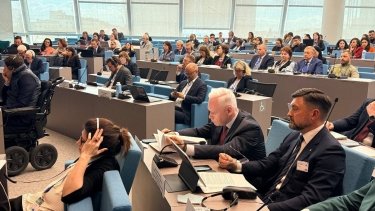 Фото 2 — Как децентрализация помогает общинам поддерживать бизнес и восстановление: мэр Харькова выступил в Страсбурге