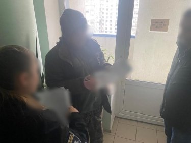 Фото 2 — Жителю Киева сообщили о подозрении в похищении граффити Бэнкси в Гостомеле