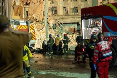 Фото 16 — Войска РФ нанесли удар по Днепру, попав во многоэтажку и здание СБУ: есть пострадавшие (ФОТО, ВИДЕО)