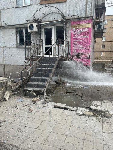Фото 2 — В результате обстрела Курахово повреждены 12 домов, ранены (ФОТО)