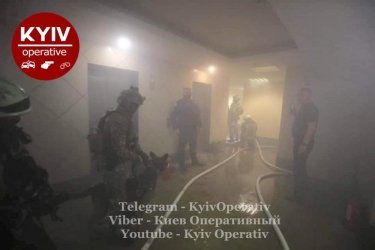 Фото 5 — Спецназ задержал стрелявшего в полицию в киевской квартире: тот успел ее поджечь (ВИДЕО)