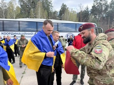 Фото 8 — Из плена РФ возвращаются 193 украинца – состоялся очередной обмен