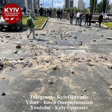 Фото 3 — Гейзер на Демеевской: в Киеве снова прорвало трубу (ФОТО, ВИДЕО)