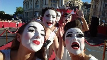 Фото 3 — Одесский кинофестиваль открыли Dakh Daughters песней "Чому у світі так багато зла"