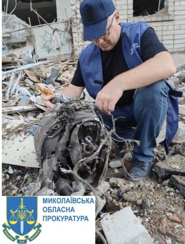 Фото 7 — Российские войска ударили по пятиэтажке в Вознесенске: 12 человек ранены (ФОТО)