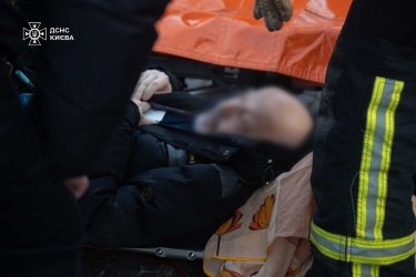 Фото 15 — Атака дронов на центр Киева: из-за разрушения дома на Банковой есть погибшая, загорелся и корпус НБУ (ФОТО)