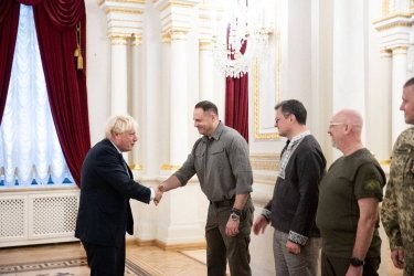 Фото 2 — Джонсон приехал в Киев