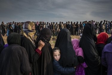 Фото 3 — World Press Photo назвал лучший снимок года: фото горящего венесуэльского демонстранта
