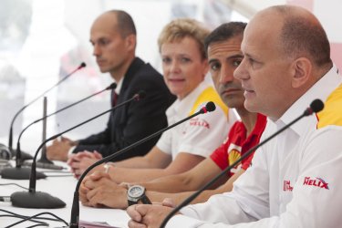 Фото 3 — Пилот Формулы 1 и Shell презентовали в Киеве обновленное топливо с технологией Dynaflex