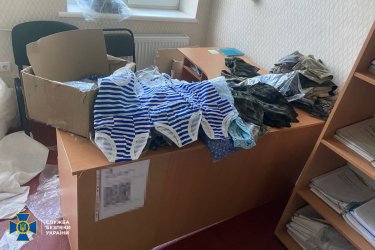 Фото 2 — В обмен за голоса на псевдореферендуме оккупанты предлагали людям "военную форму" на детей