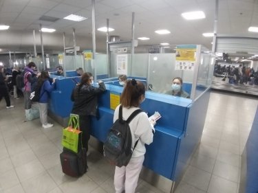 Фото 3 — В аэропорт "Борисполь" прибыл эвакуационный самолет из Майами с украинцами на борту (ФОТО)
