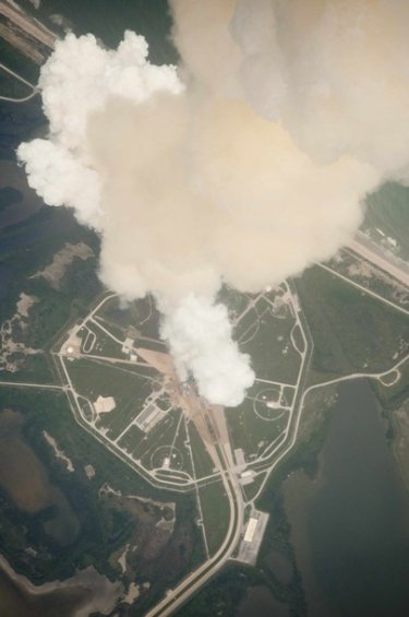Фото 42 — США уходят из "большого космоса" - «Атлантис» начал последний в 30-летней истории шаттлов полет