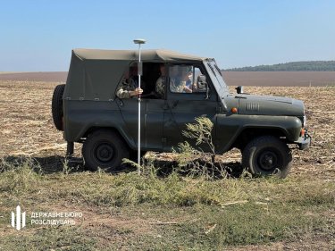 Фото 2 — Танковый полигон на Днепропетровщине годами превращали в поле для агрокультур