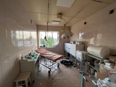 Фото 5 — Николаев снова под обстрелами: разрушен травмпункт, сгорел склад с лекарствами, есть раненые (ФОТО)
