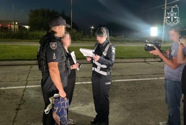 Фото 2 — 50 млн грн збитків: в Україну екстрадовано організаторку шахрайської схеми продажу дронів для ЗСУ