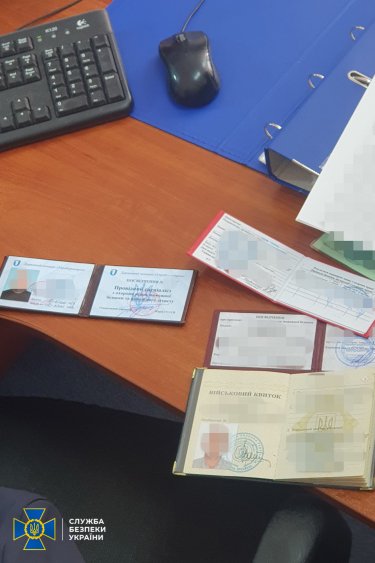 Фото 5 — СБУ затримала співробітника "Укроборонпрому" за підозрою в роботі на військову розвідку РФ (ФОТО, ВІДЕО)